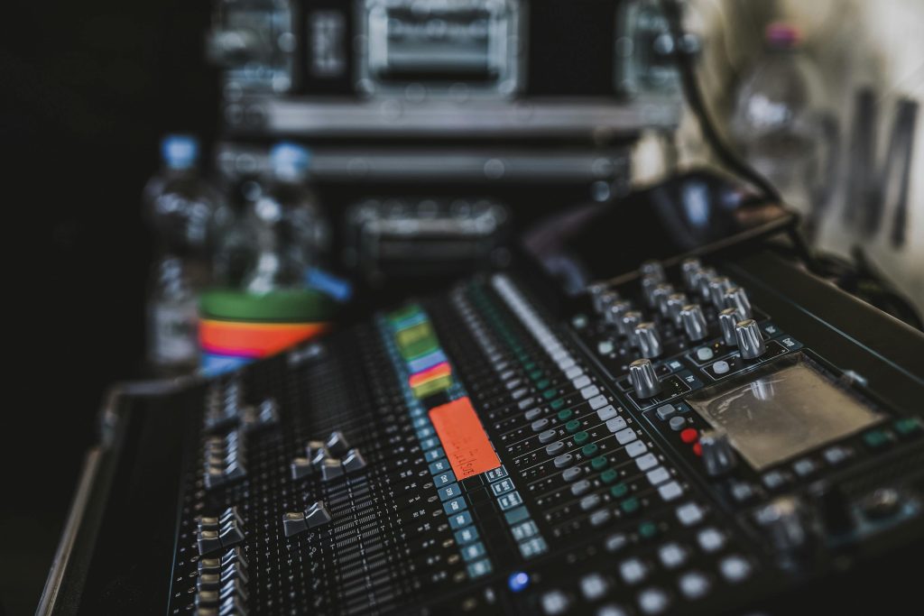 Nya och gamla hits - Musik på Radio Treby